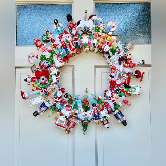 Hand made vintage wreath - Picture 1 of 3